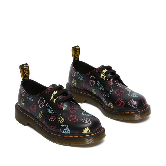 Dr Martens | Hello Kitty collab - Picture 2 of 16